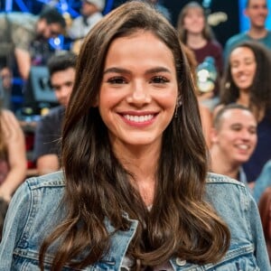 'Se a minha festa junina rolar junto com a célula em casa do jeito que eu quero, vai ser barraca de palavra de conhecimento', disse Bruna Marquezine