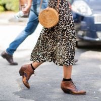 5 opções de saia midi de oncinha para você entrar na trend do animal print