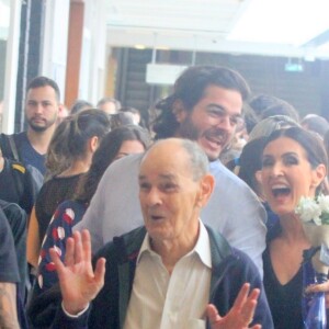 Fátima Bernardes se divertiu com a família após o espetáculo