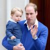 Príncipe George já apareceu com look parecido com o do pai, William, em foto