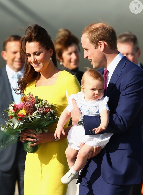 Príncipe George já viajava com pais desde bem pequeninho: olha que fofura ele na viagem à Irlanda!