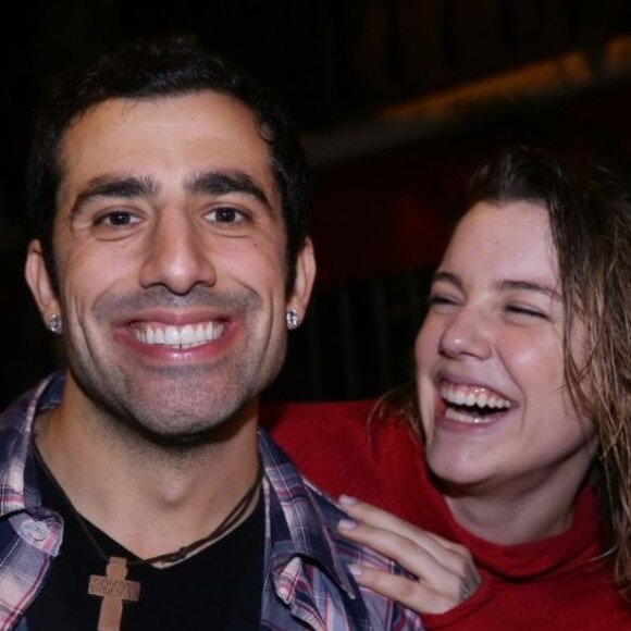 Alice Wegmann se divertiu com Kaysar Dadour em festa julina da novela 'Órfãos da Terra', em restaurante de Curicica, Zona Oeste do Rio, nesta quinta-feira, 11 de julho de 2019