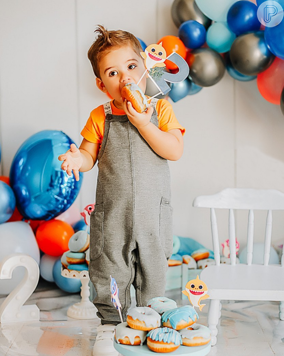 Ensaio de 2 anos de José Filho, filho do sertanejo Zé Neto, teve como tema Baby Shark