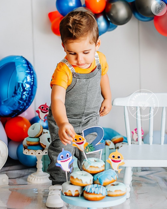 José Filho, filho do sertanejo Zé Neto, esbanjou fofura em um ensaio especial de 2 anos