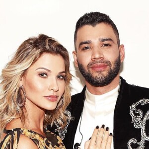 Andressa Suita posou com Gusttavo Lima antes de o marido entrar nos palcos