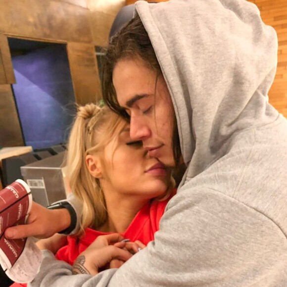 Chamada de vulgar por uma seguidora, Luisa Sonza disparou: 'Graças a Deus'