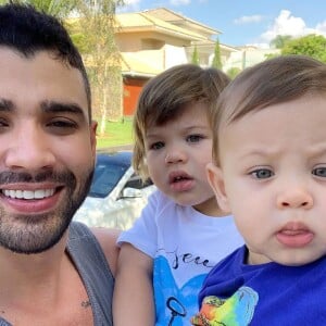 Filho de Gusttavo Lima e Andressa Suita rabiscou a parede e ganhou 'bronca' da mãe