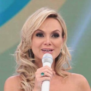 Eliana pretende comemorar 10 anos no SBT com programa especial e festa