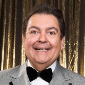 Mulher de Faustão posou com filhos e internautas notaram semelhança de João Guilherme com o pai: 'Xerox'