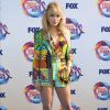Taylor Swift elegeu um conjuntinho de grife bem colorido para a premiação do Teen Choice Awards neste domingo, dia 11 de agosto de 2019