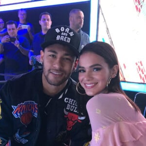 Neymar curte foto de Bruna Marquezine e agita web