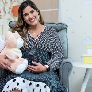 Camilla Camargo posou no quarto do filho quando estava grávida