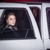 Dalila (Alice Wegmann) foge da polícia na novela 'Órfãos da Terra'