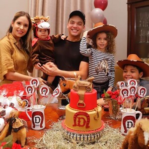 Wesley Safadão e Thyane Dantas fazem festa temática de 11 meses para o filho Dom