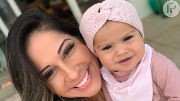 Mayra Cardi compartilhou foto com a filha, Sophia, de 10 meses, exibindo os primeiros dentinhos