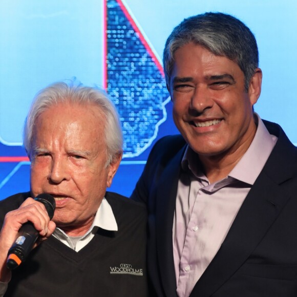 Willim Bonner fez agradecimento a Cid Moreira e Sergio Chapelin na festa dos 50 anos do 'Jornal Nacional': 'Mestres'