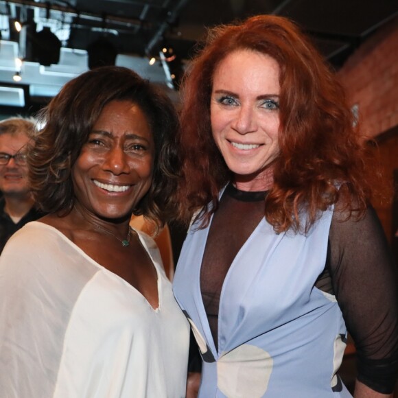 Gloria Maria e Leilane Neubarth foram à festa dos 50 anos do 'Jornal Nacional'