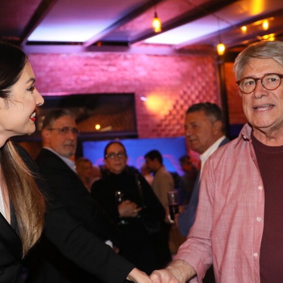 Patrícia Poeta e Sérgio Chapelin foram à festa dos 50 anos do 'Jornal Nacional'