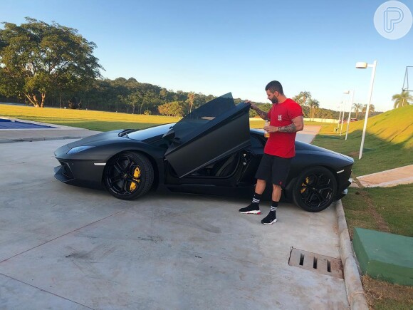 Gusttavo Lima é dono de uma Lamborghini, modelo Aventador, avaliada em R$ 4,7 milhões