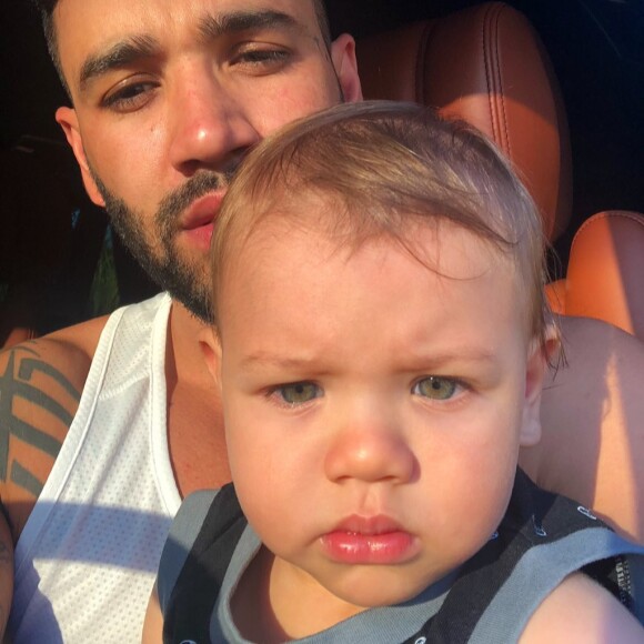 Gusttavo Lima mostrou foto com filho Gabriel, de 2 anos, no Instagram