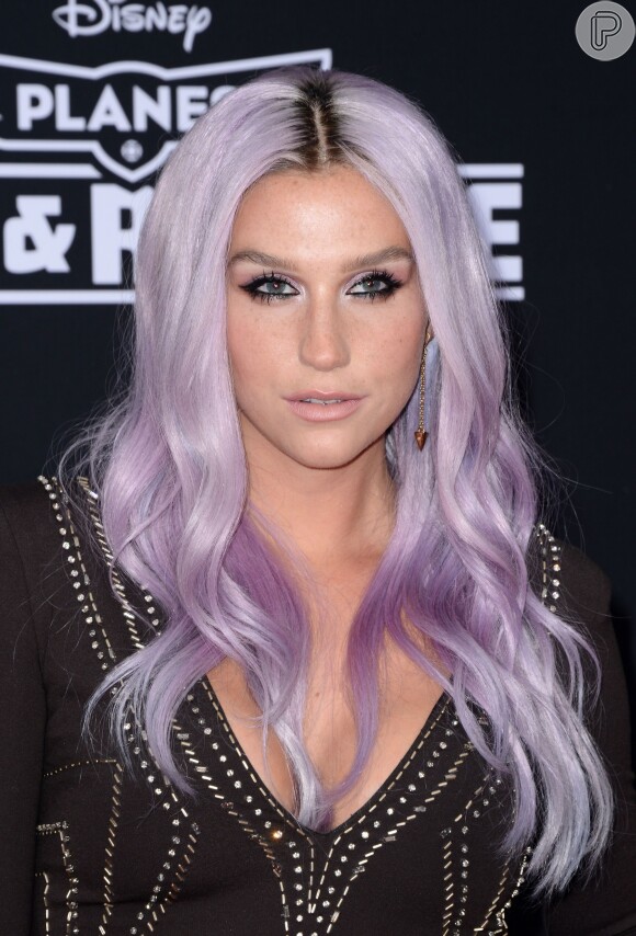Kesha alega que sofreu abusos sexuais, verbais e físicos durante 10 anos de seu produtor Dr. Luke, em 15 de outubro de 2014
