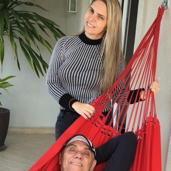 Viúva de Marcelo Rezende, Luciana Lacerda compartilhou várias fotos do apresentador em nova homenagem póstuma