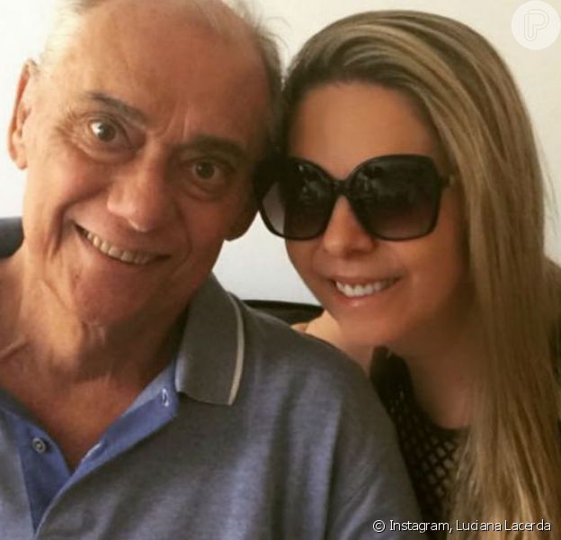 Viúva de Marcelo Rezende, Luciana Lacerda prestou homenagem póstuma ao apresentador: 'Ainda escuto a sua voz'