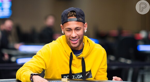 Em jogo do Brasil, Neymar se assusta com Louva-a-Deus e reação bomba web