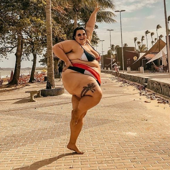 Bailarina de Anitta, Thais Carla achou que não seria possível engravidar em seu peso atual