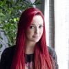 Josie Pessoa conta como cuida dos cabelos vermelhos que exibe como a Du, da novela 'Império'