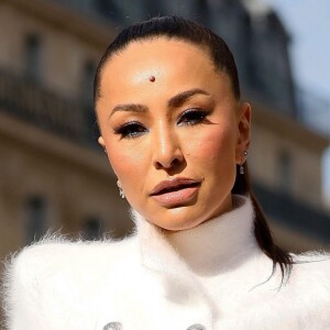 Sabrina Sato brilha em desfile da Balmain na Semana de Moda de Paris