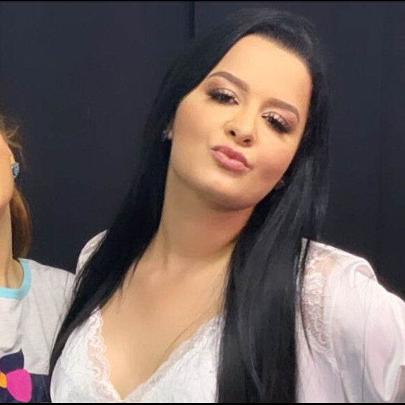 De lingerie, Maraisa, da dupla com Maiara, exibiu o corpo em forma neste sábado, 28 de setembro de 2019