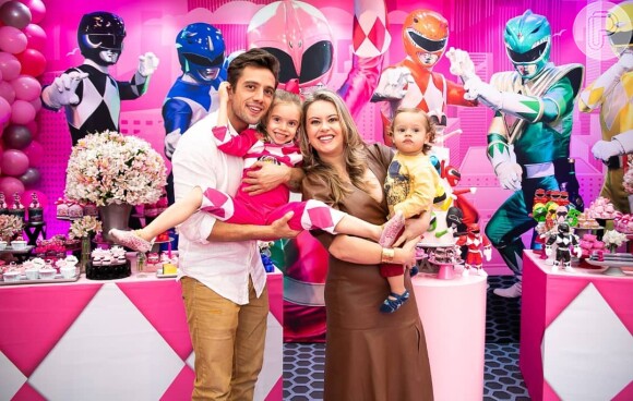 Rafael Cardoso e Mariana Bridi são pais de Aurora e Valentim, de 5 e 1 ano, respectivamente