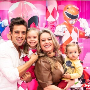 Filho caçula de Mariana Bridi e Rafael Cardoso, Valentim deu show de fofura em festa da irmã