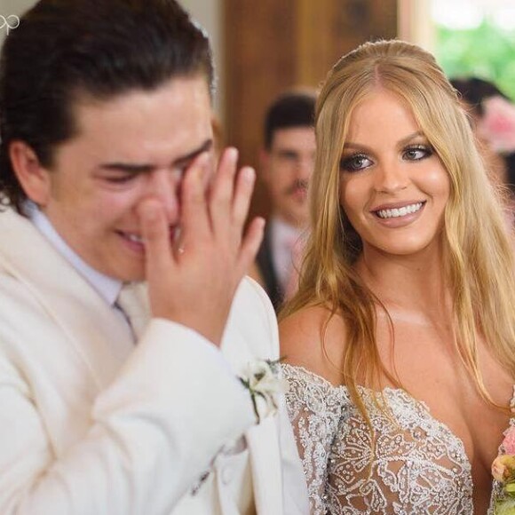 Whindersson Nunes é surpreendido e pedido em casamento por Luísa Sonza em show