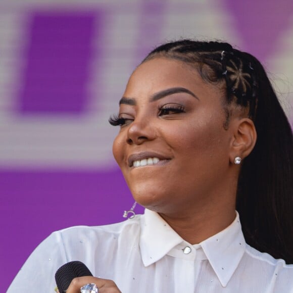 Ludmilla usa calda em look para show com a Funk Orquestra no Rock in Rio