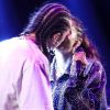 Anitta e Vitão vêm trocando beijos durante os shows que fazem juntos