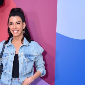 Camila Coutinho e Naiara Azevedo usam look semelhantes em evento