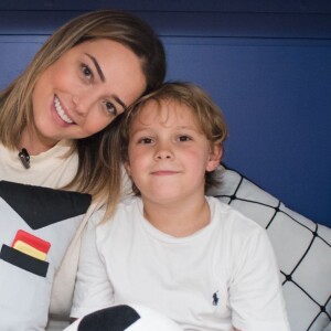 Carol Dantas foi elogiada por seu papel como mãe de Davi Lucca, herdeiro dela e de Neymar, pelo jogador na web