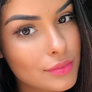 Munik Nunes relatou perda de cabelo após lipoaspiração: 'Caindo muito'