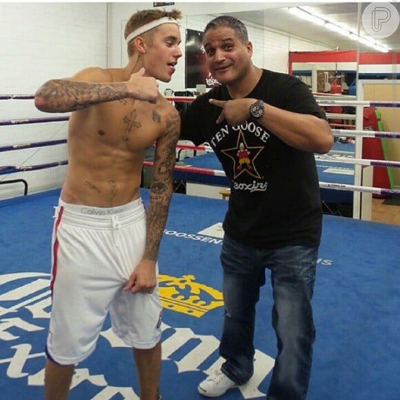 O treino de boxe de Justin Bieber aconteceu na noite de quinta-feira (16)