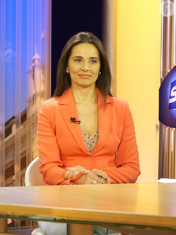 Ex-jornalista da Globo, Carla Vilhena critica cobertura: 'Repórter, não precisa berrar tanto. Apresentadora, vamos evitar rir depois das cenas de arquivo'