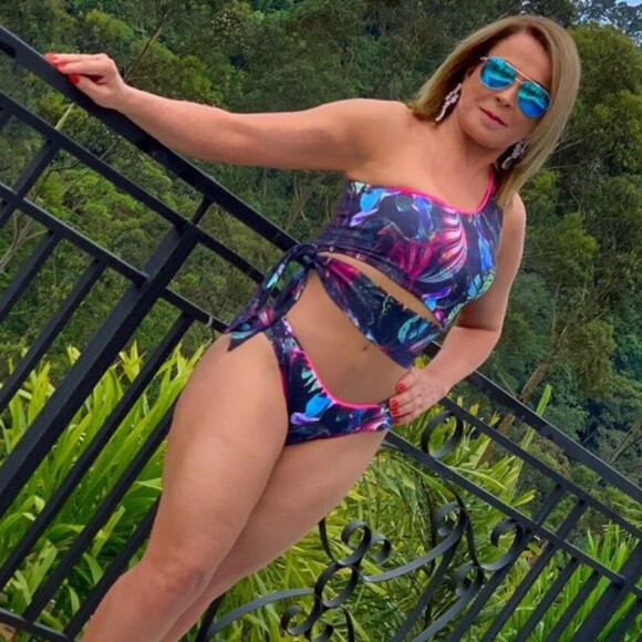 Zilu Godoi chama atenção em foto do corpo nesta quinta-feira, dia 31 de outubro de 2019