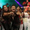 Susana Vieira dança funk ao lado de David Brazil durante show de Valesca Popozuda após ser coroada rainha de bateria da Grande Rio