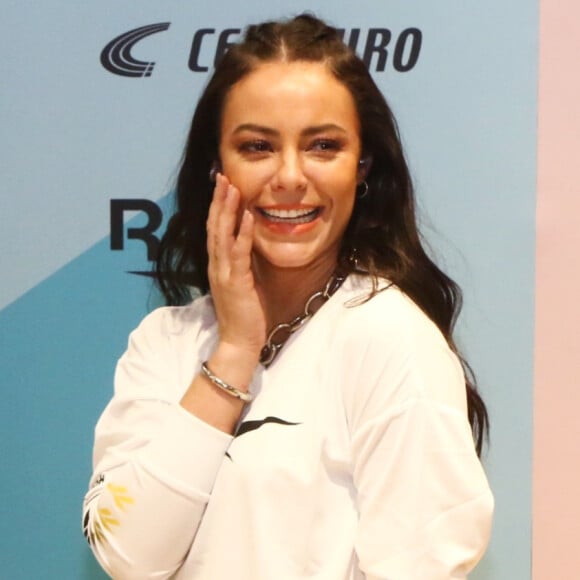 Paolla Oliveira inclui peças de academia em looks casuais, como contou em evento nesta sexta-feira, dia 01 de novembro de 2019