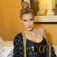 Andressa Suita volta a escolher peças da Gucci para compor look para show de Gusttavo Lima nos Estados Unidos, em 3 de novembro de 2019