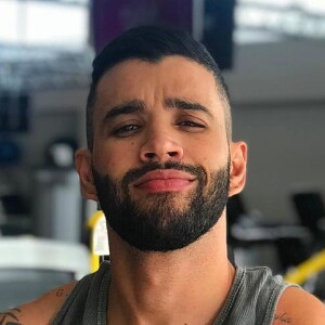 Gusttavo Lima tatuou o 'Embaixador', título que recebeu na Festa do Peão de Barretos 2018, perto da nuca