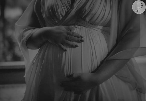 Marília Mendonça mostrou um clique do ensaio de grávida que fez recentemente