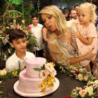 Filhos de Eliana, Arthur e Manuela 'invadem' gravação de festa surpresa para mãe
