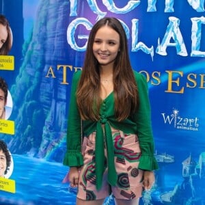 Larissa Manoela dublou protagonista do filme 'O Reino Gelado: A Terra dos Espelhos'